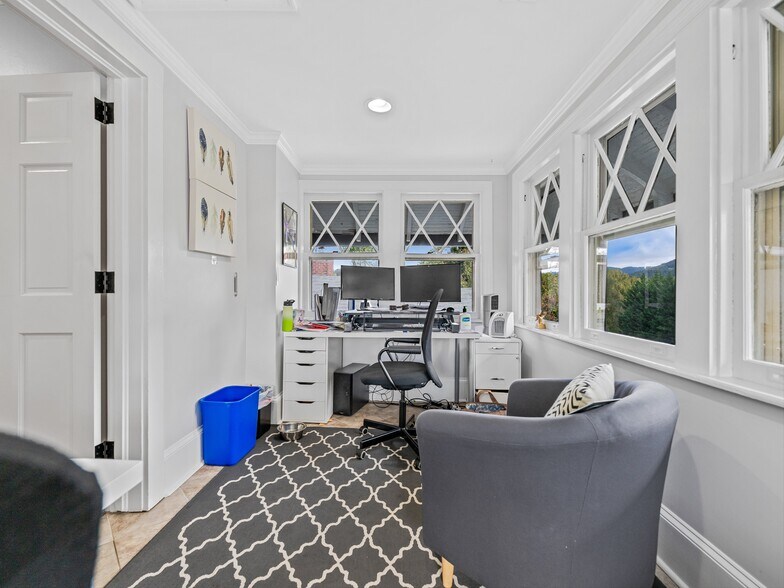 More Photos Of 339 Merrimon Ave, Asheville Office For Sale