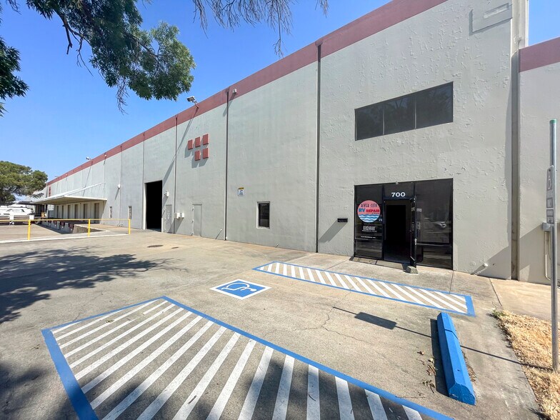 More Photos Of 3900 Florin Perkins Rd, Sacramento Warehouse For Lease