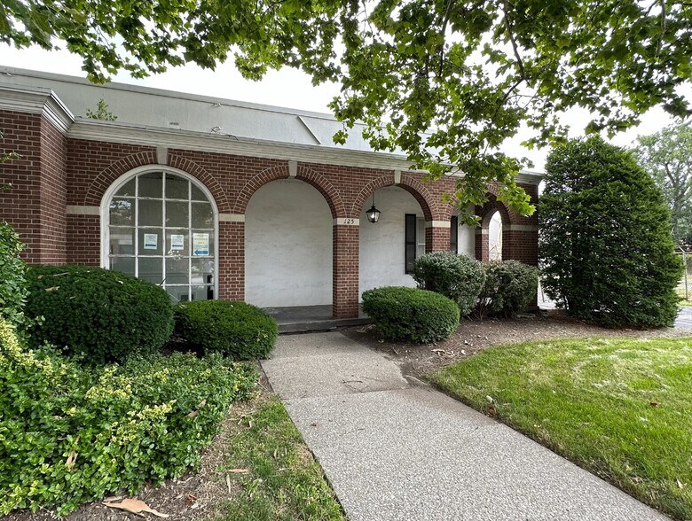 More Photos Of 111-113 S Superior St, Toledo Office For Sale