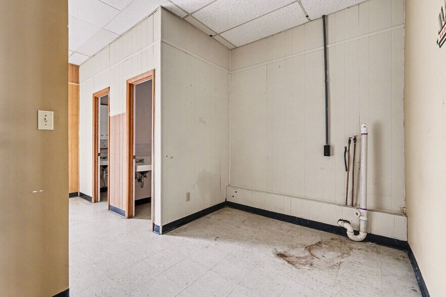 More Photos Of 136 W Virginia Ave, Bessemer City Storefront Retail Office For Sale