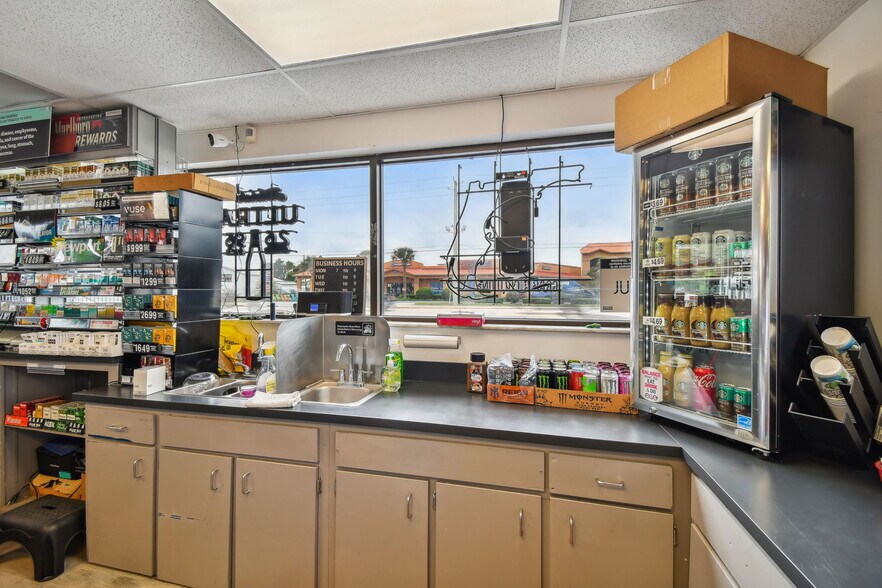 More Photos Of 2350 N Ponce De Leon Blvd, Saint Augustine Service Station For Sale