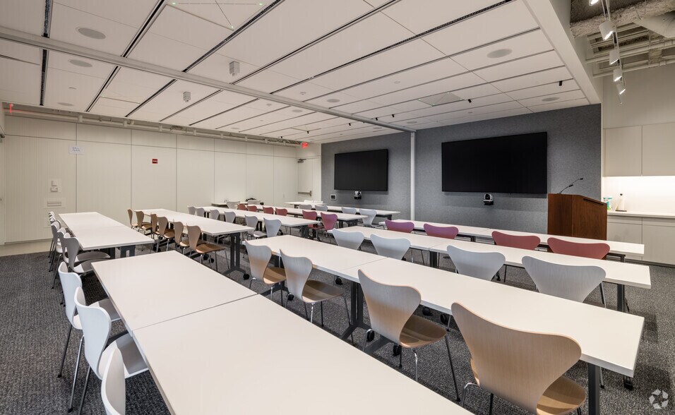 More Photos Of 125 High St, Boston Coworking Space