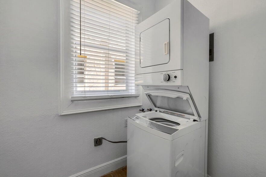 More Photos Of 114 Menores Ave, Coral Gables Apartments For Sale