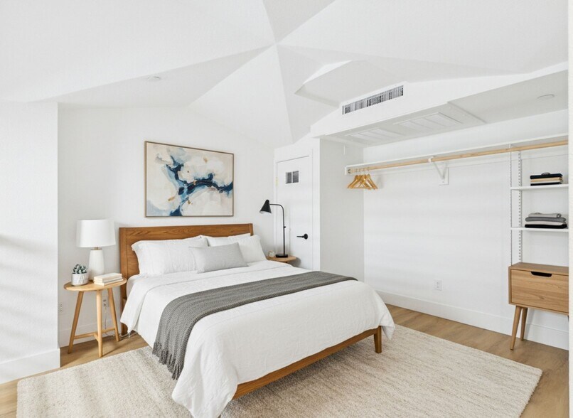 More Photos Of 7606 Girard Ave, La Jolla Apartments For Sale