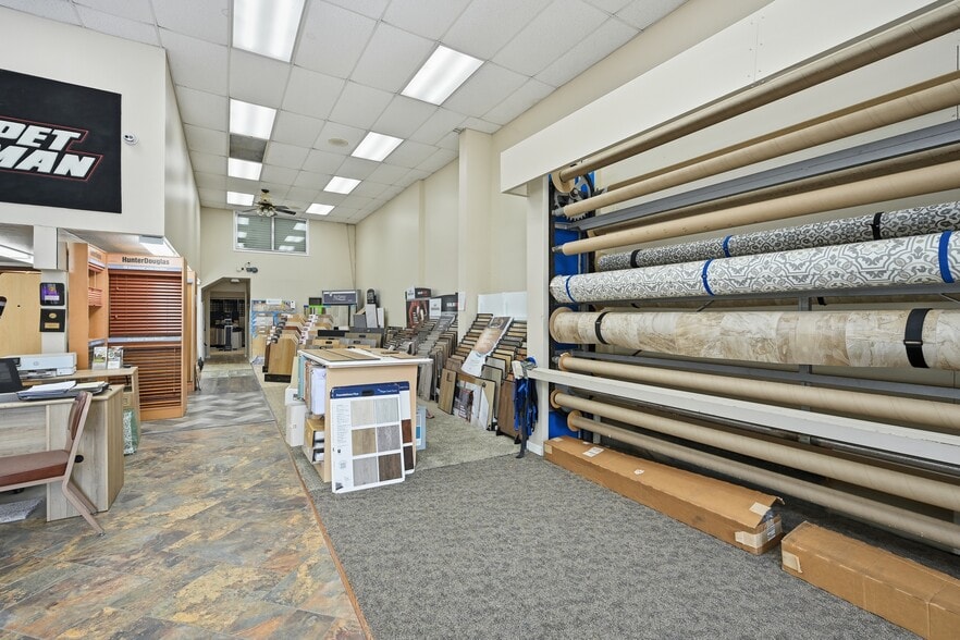 More Photos Of 3511 Redwood St, Clearlake Freestanding For Sale