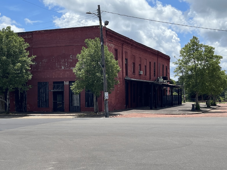 More Photos Of 1300-1302 Water Ave, Selma Storefront For Sale