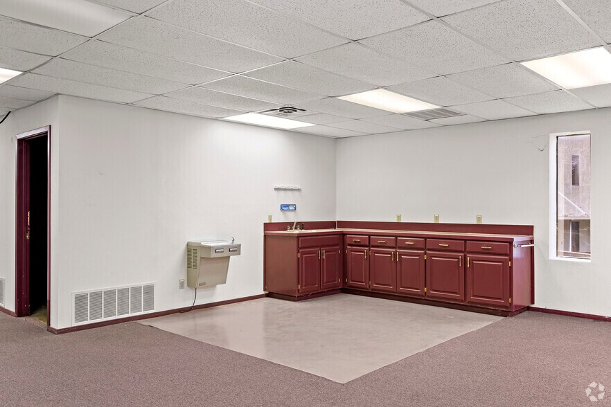 More Photos Of 2401 N Highway 287, Mansfield Showroom For Sale