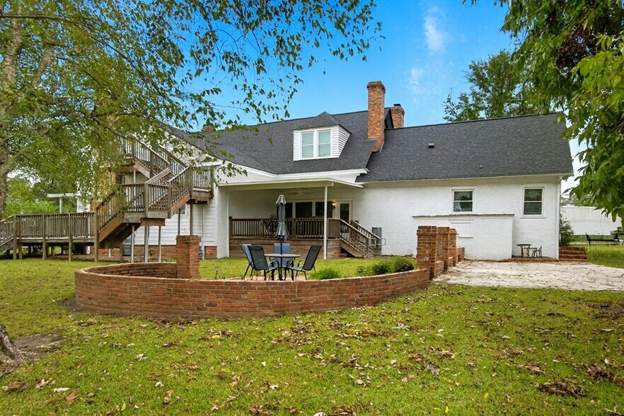 More Photos Of 235 Cedric St, Leesburg Office Residential For Sale