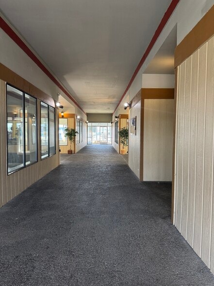 More Photos Of 698 Ocean Shores Blvd NW, Ocean Shores General Retail For Lease