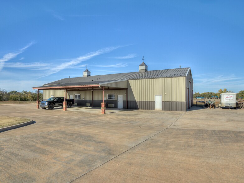 More Photos Of 6701 NW 178th St, Edmond Flex For Sale