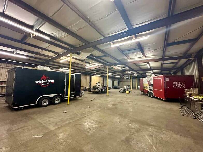 More Photos Of 7550 College St, Beaumont Industrial For Sale