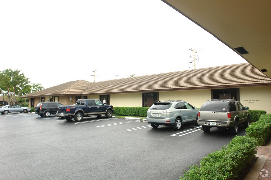 More Photos Of 1280 W Lantana Rd, Lantana Medical For Lease