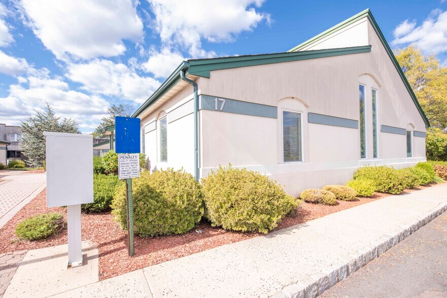 More Photos Of 17-19 S Main St, Manville Loft Creative Space For Lease