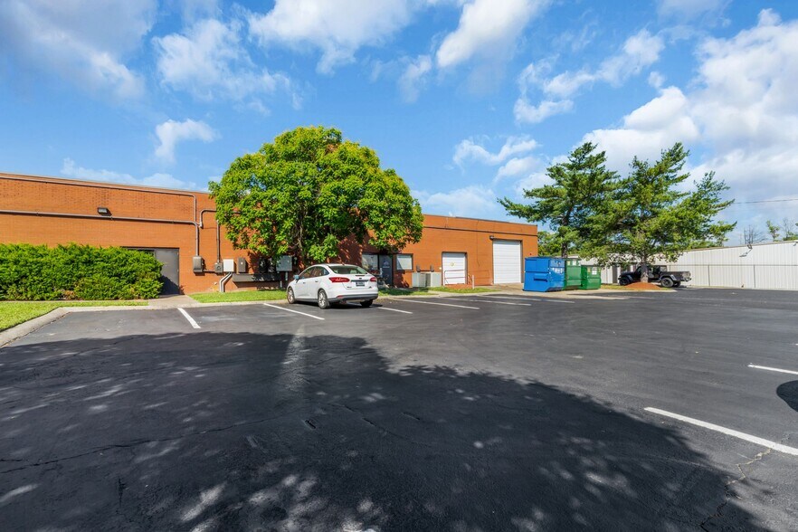 More Photos Of 104-176 Cude Ln, Madison Medical For Lease