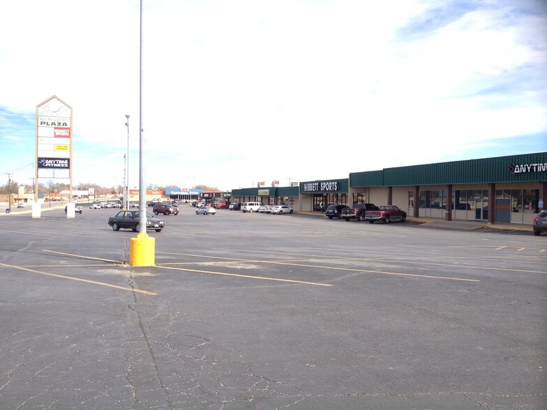 More Photos Of Broadway at Hailey St @ Broadway at Hailey St, Sweetwater Unknown For Lease