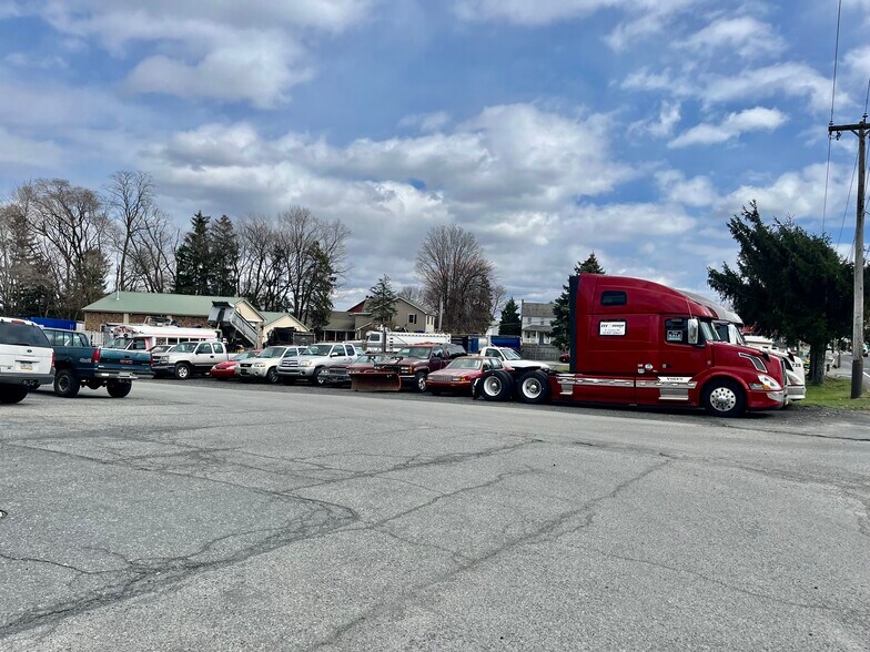 More Photos Of 2164 Community Dr, Bath Auto Repair For Sale