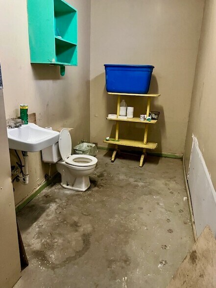 More Photos Of 313 E Gibson St, Cedartown Industrial For Sale