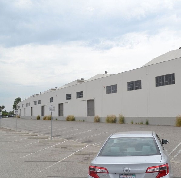 More Photos Of 2011 N Soto St, Los Angeles Warehouse For Lease
