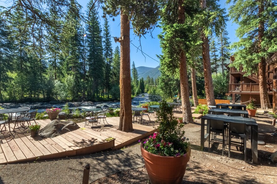 More Photos Of 210 Rapids Ln, Grand Lake Restaurant For Sale