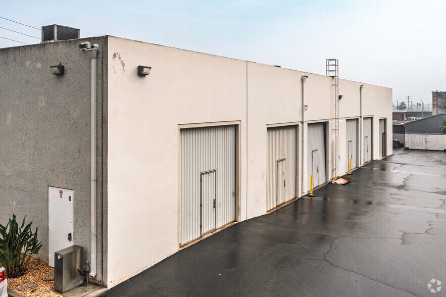 More Photos Of 615 N Berry St, Brea Warehouse For Lease