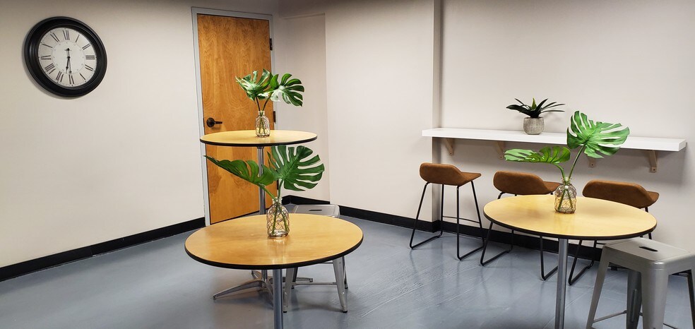 More Photos Of 1529 W North A St, Tampa Coworking Space