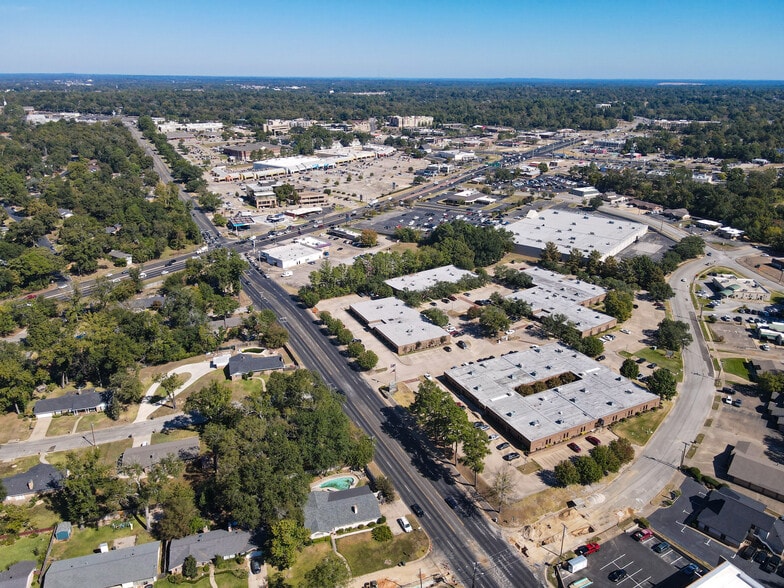 More Photos Of 3800 Paluxy Dr, Tyler Office For Lease