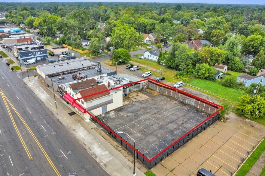 More Photos Of 19424 W Warren Ave, Detroit Storefront For Sale