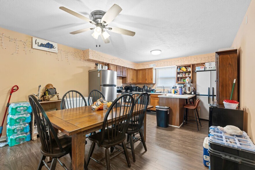 More Photos Of 808 Bypass Rd, Winchester Freestanding For Sale