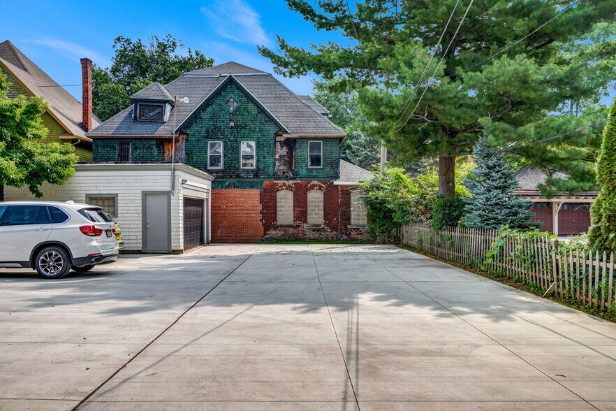 More Photos Of 461 Linwood Ave, Buffalo Apartments For Sale