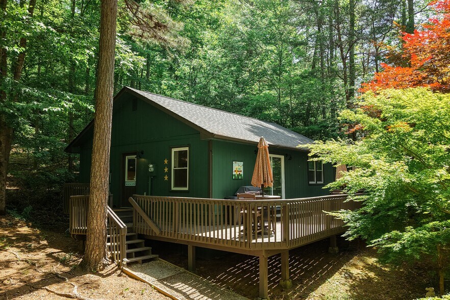 More Photos Of 38 Camp Ultima Blvd, Franklin Hospitality For Sale