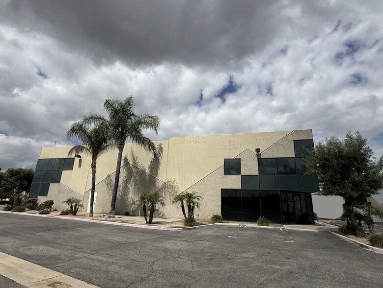 More Photos Of 9080 Charles Smith Ave, Rancho Cucamonga Warehouse For Lease