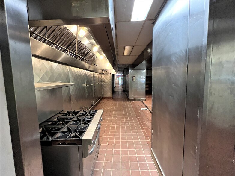More Photos Of 5185 State Route 30, Greensburg Restaurant For Lease