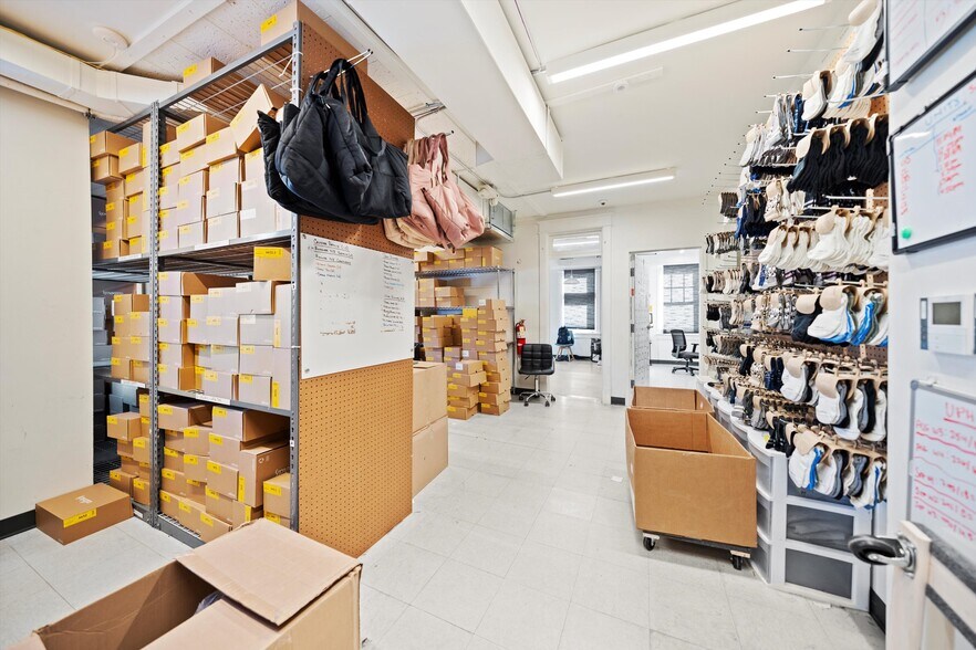 More Photos Of 3135 M St NW, Washington Storefront For Lease