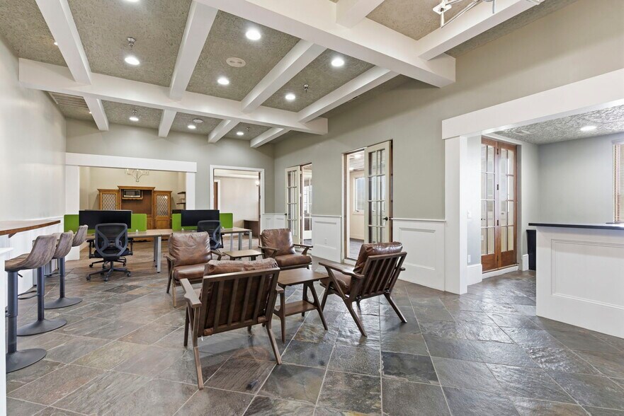 More Photos Of 1531 E Bradford Pky, Springfield Medical For Lease