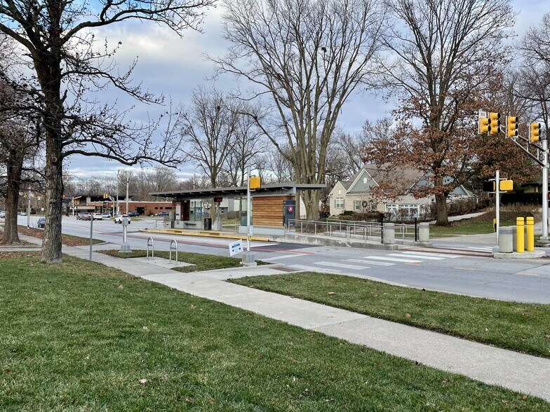 More Photos Of 5858 N College Ave, Indianapolis Apartments For Lease