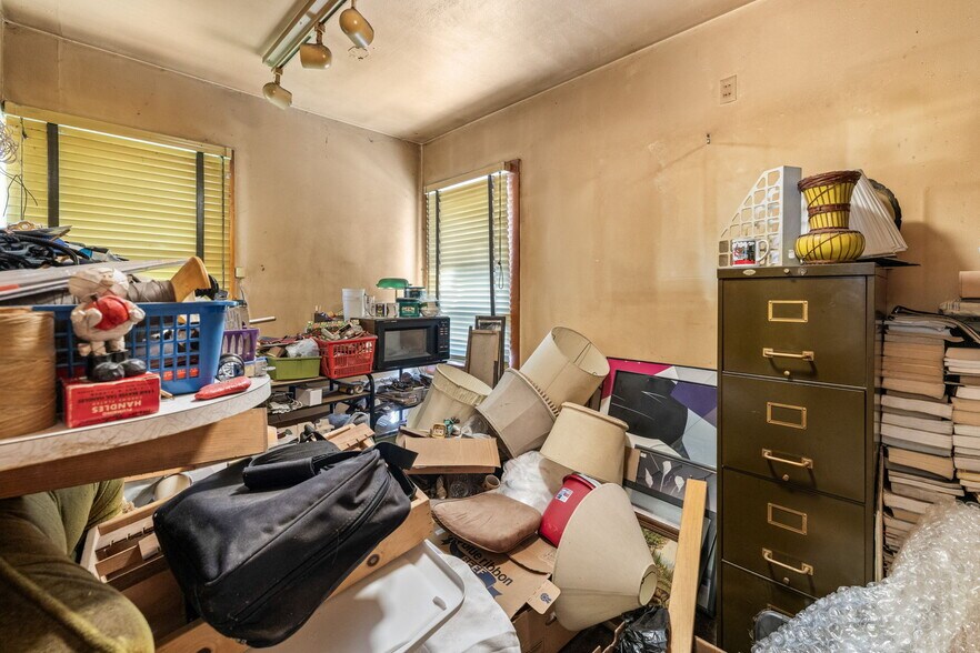 More Photos Of 234 S Canyon Blvd, John Day Freestanding For Sale