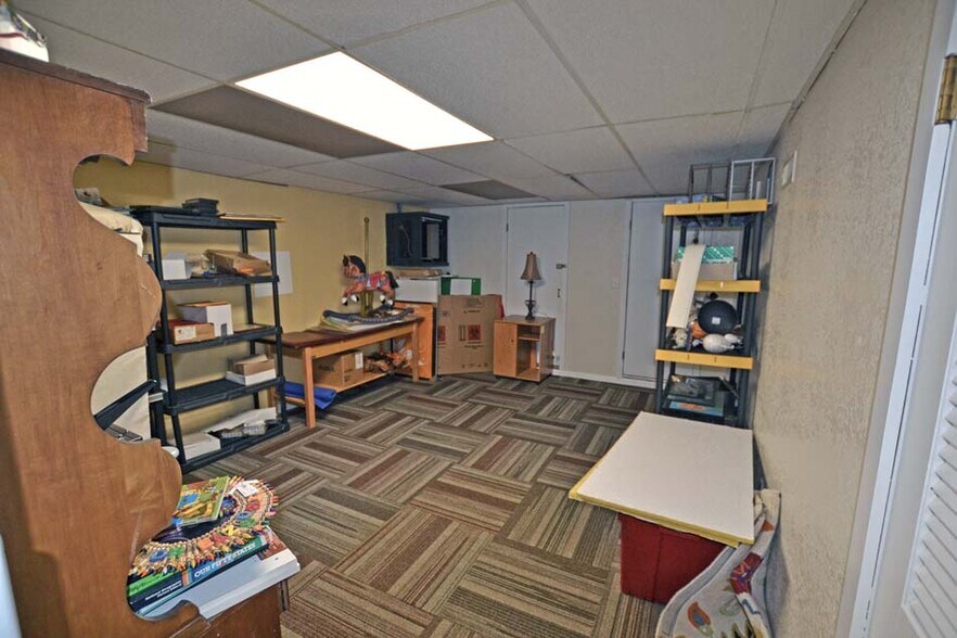 More Photos Of 3214 N Illinois St, Swansea Medical For Sale