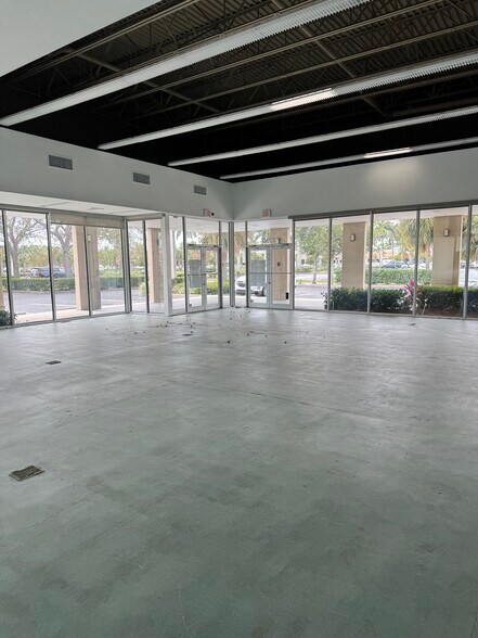 More Photos Of 3200-3600 SE Federal Hwy, Stuart Unknown For Lease