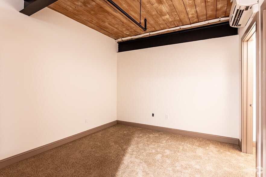 More Photos Of 58 Pomfret St, Putnam Apartments For Lease