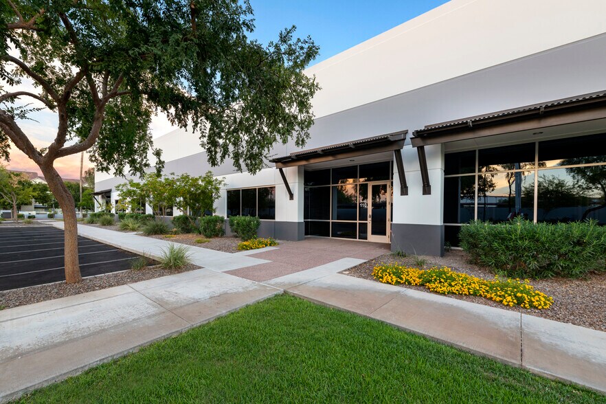 More Photos Of 15210 S 50th St, Phoenix Office For Lease