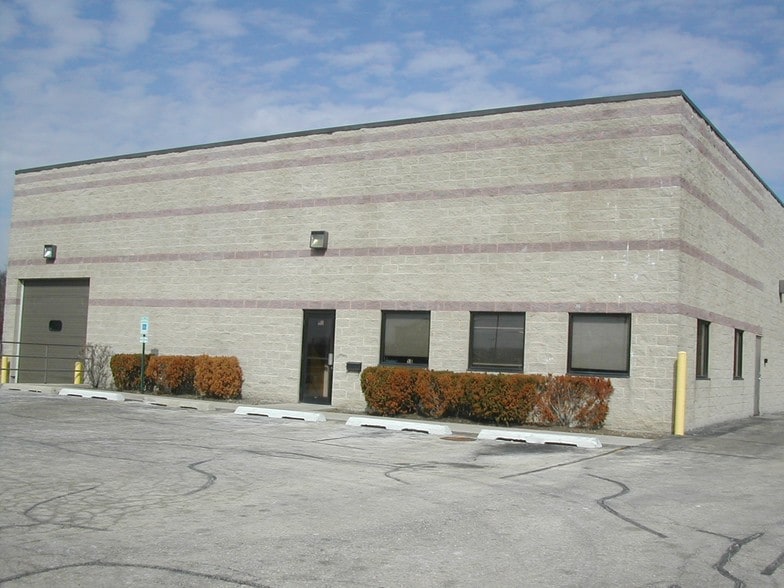More Photos Of 320 Rocbaar Dr, Romeoville Warehouse For Sale