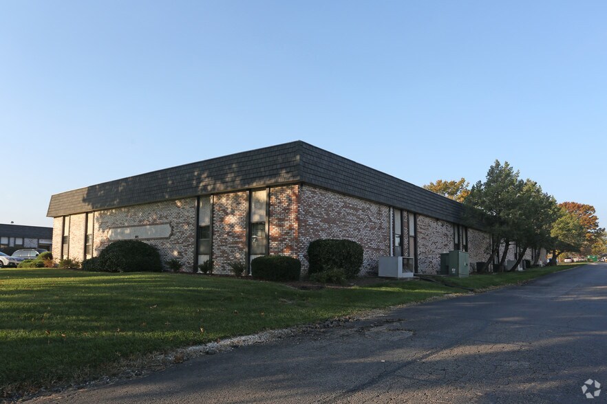 More Photos Of 405-407 S Clairborne Rd, Olathe Unknown For Lease