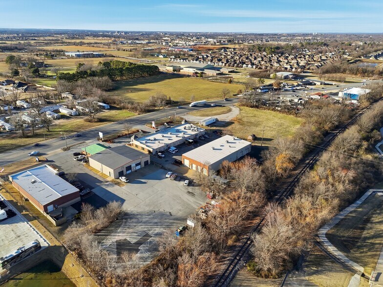 More Photos Of 903 N Bloomington St, Lowell Unknown For Lease