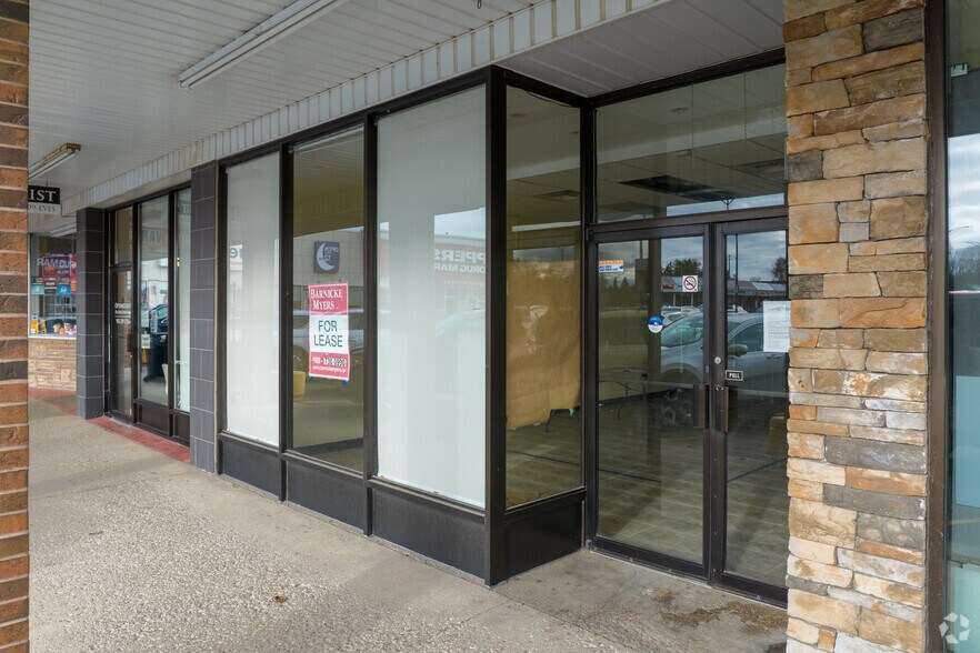 More Photos Of 451-477 Guelph Line, Burlington Freestanding For Lease