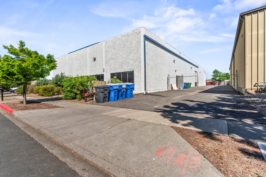 More Photos Of 962 Kaiser Rd, Napa Warehouse For Sale