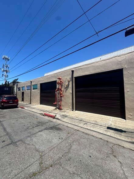 Primary Photo Of 433 Dumbarton Ave, Redwood City Service For Lease