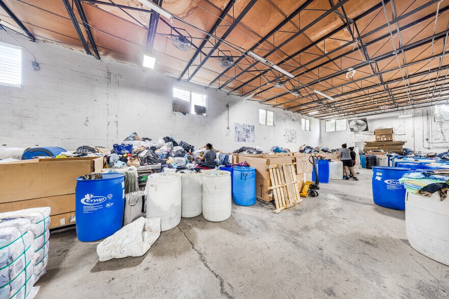 More Photos Of 1085-1089 E 27th St, Hialeah Warehouse For Lease