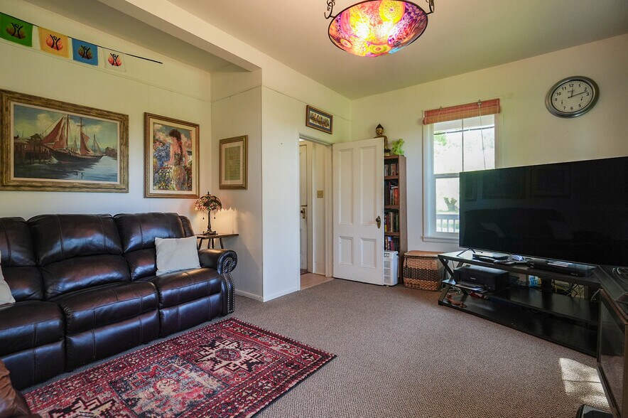More Photos Of 15682 Highway 395, Lakeview Land For Sale