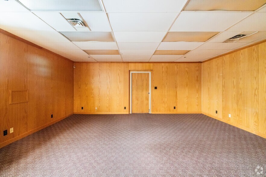 More Photos Of 217 Harbour Way, Richmond Warehouse For Sale