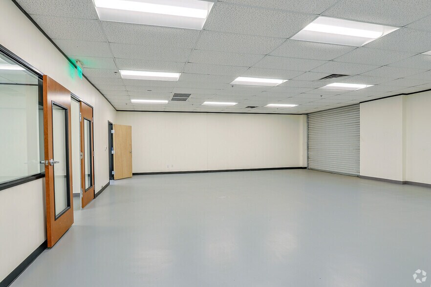 More Photos Of 2157-2191 Woodward St, Austin Unknown For Lease